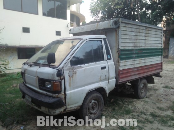 Toyota Cover van